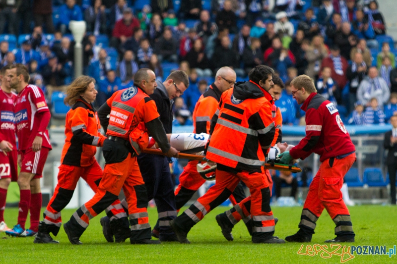28. kolejka T-Mobile Ekstraklasy - Lech Poznań - Podbeskidzie Bielsko-Biała (25.05.2013 r.) - Karol Linetty ucierpiał w starciu z Richardem Zajacem Foto: lepszyPOZNAN.pl / Piotr Rychter 28. kolejka T-Mobile Ekstraklasy - Lech Poznań - Podbeskidzie Bielsko-Biała (25.05.2013 r.) - Karol Linetty ucierpiał w starciu z Richardem Zajacem Foto: lepszyPOZNAN.pl / Piotr Rychter