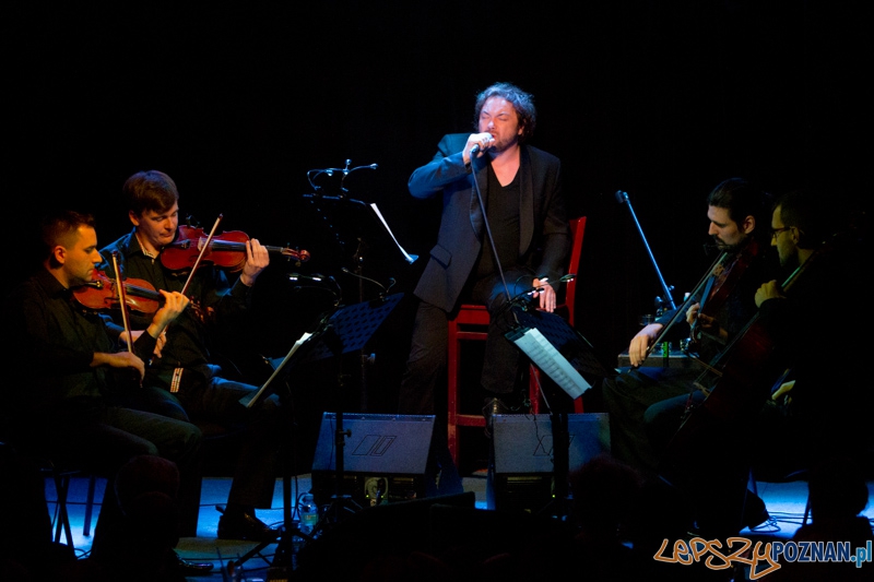 Mietek Szcześniak oraz Atom String Quartet - Blue Note - 12.05.2013 r. Foto: lepszyPOZNAN.pl / Piotr Rychter Mietek Szcześniak oraz Atom String Quartet - Blue Note - 12.05.2013 r. Foto: lepszyPOZNAN.pl / Piotr Rychter