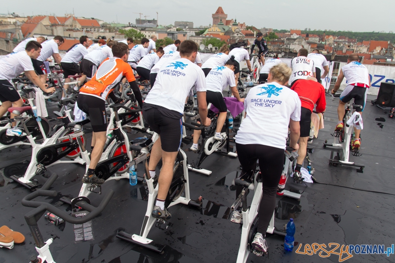 Race Under The Sky - Dach Kupca poznańskiego 11.05.2013 r. Foto: lepszyPOZNAN.pl / Piotr Rychter Race Under The Sky - Dach Kupca poznańskiego 11.05.2013 r. Foto: lepszyPOZNAN.pl / Piotr Rychter