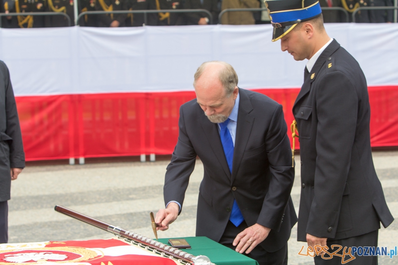 135-lat Zawodowej Straży Pożarnej w Poznaniu - Dzień Strażaka, przekazanie sztandaru Komendzie Miejskiej PSP Foto: lepszyPOZNAN.pl / Piotr Rychter 135-lat Zawodowej Straży Pożarnej w Poznaniu - Dzień Strażaka, przekazanie sztandaru Komendzie Miejskiej PSP Foto: lepszyPOZNAN.pl / Piotr Rychter