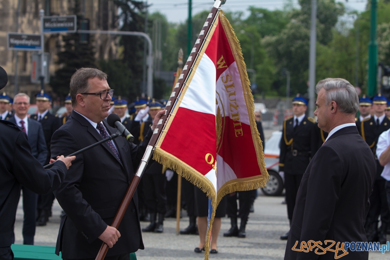 135-lat Zawodowej Straży Pożarnej w Poznaniu - Dzień Strażaka, przekazanie sztandaru Komendzie Miejskiej PSP Foto: lepszyPOZNAN.pl / Piotr Rychter 135-lat Zawodowej Straży Pożarnej w Poznaniu - Dzień Strażaka, przekazanie sztandaru Komendzie Miejskiej PSP Foto: lepszyPOZNAN.pl / Piotr Rychter
