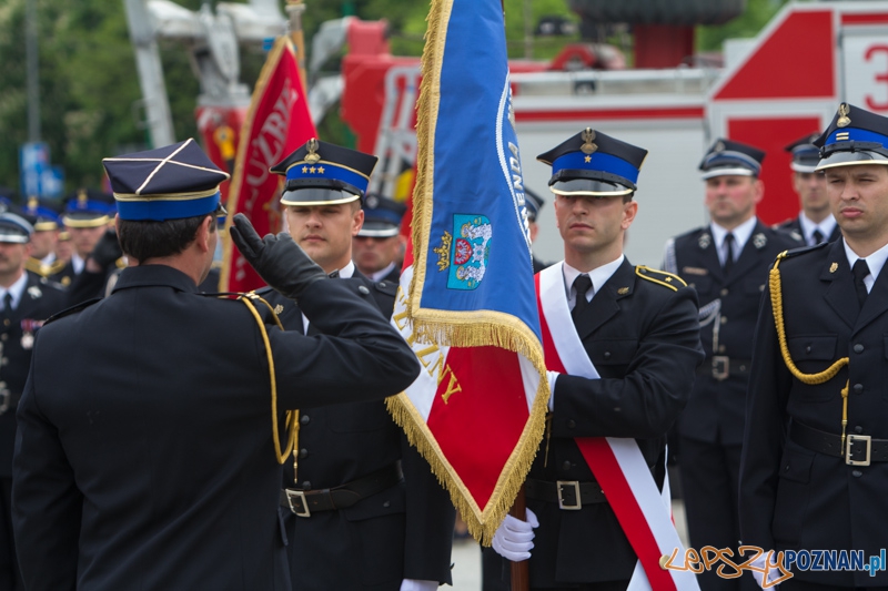 135-lat Zawodowej Straży Pożarnej w Poznaniu - Dzień Strażaka, przekazanie sztandaru Komendzie Miejskiej PSP Foto: lepszyPOZNAN.pl / Piotr Rychter 135-lat Zawodowej Straży Pożarnej w Poznaniu - Dzień Strażaka, przekazanie sztandaru Komendzie Miejskiej PSP Foto: lepszyPOZNAN.pl / Piotr Rychter