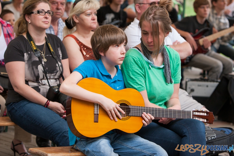 Gitarowy zawrót głowy w Komornikach - 08.06.2013 r. Foto: LepszyPOZNAN.pl / Paweł Rychter Gitarowy zawrót głowy w Komornikach - 08.06.2013 r. Foto: LepszyPOZNAN.pl / Paweł Rychter