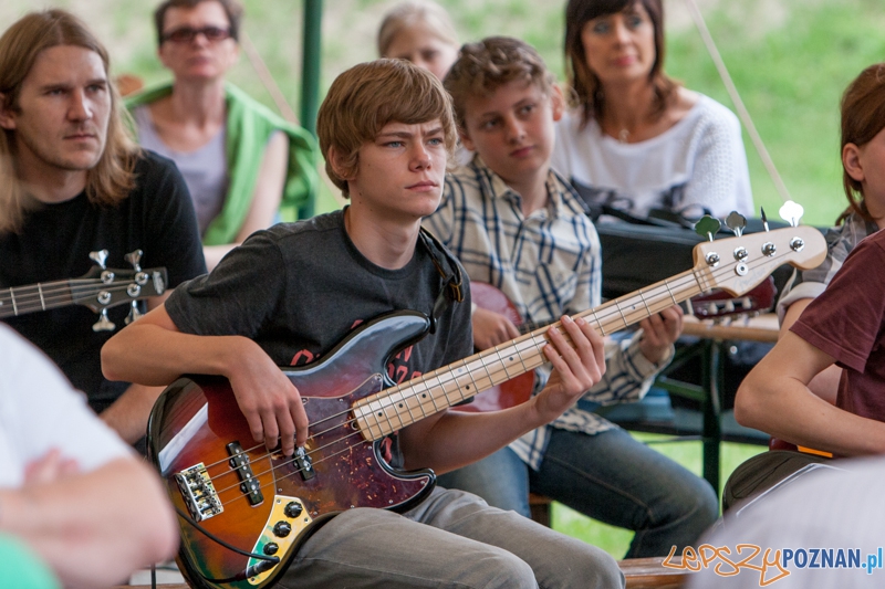 Gitarowy zawrót głowy w Komornikach - 08.06.2013 r. Foto: LepszyPOZNAN.pl / Paweł Rychter Gitarowy zawrót głowy w Komornikach - 08.06.2013 r. Foto: LepszyPOZNAN.pl / Paweł Rychter