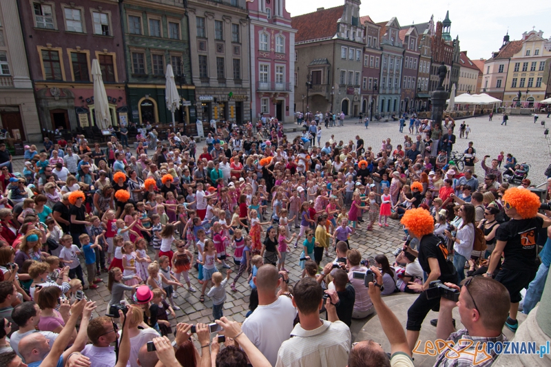 I Flashmob Przedszkolaków na Starym Rynku - Poznań 09.06.2013 r. Foto: LepszyPOZNAN.pl / Paweł Rychter I Flashmob Przedszkolaków na Starym Rynku - Poznań 09.06.2013 r. Foto: LepszyPOZNAN.pl / Paweł Rychter