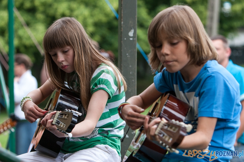 Gitarowy zawrót głowy w Komornikach - 08.06.2013 r. Foto: LepszyPOZNAN.pl / Paweł Rychter Gitarowy zawrót głowy w Komornikach - 08.06.2013 r. Foto: LepszyPOZNAN.pl / Paweł Rychter