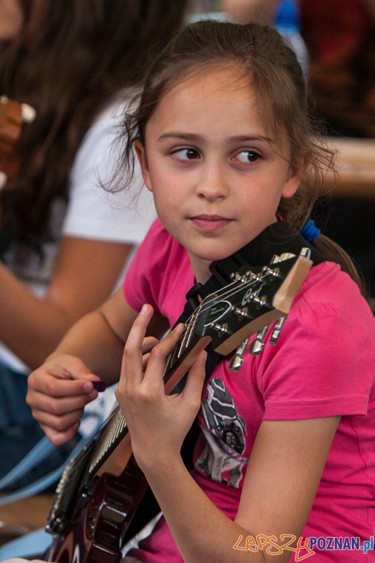 Gitarowy zawrót głowy w Komornikach - 08.06.2013 r. Foto: LepszyPOZNAN.pl / Paweł Rychter Gitarowy zawrót głowy w Komornikach - 08.06.2013 r. Foto: LepszyPOZNAN.pl / Paweł Rychter