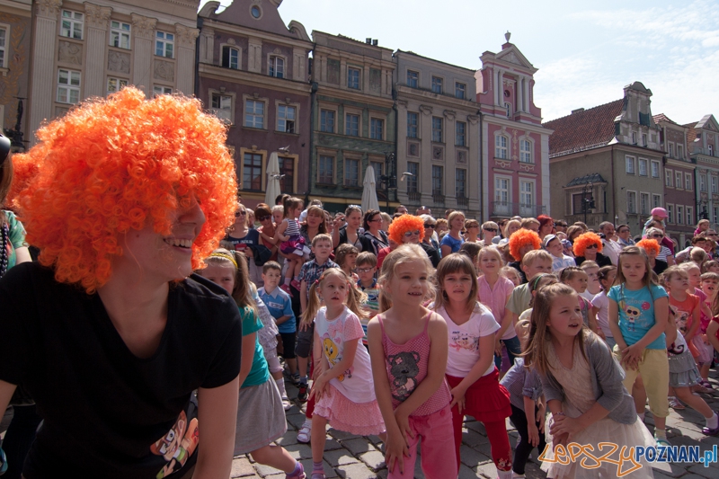 I Flashmob Przedszkolaków na Starym Rynku - Poznań 09.06.2013 r. Foto: LepszyPOZNAN.pl / Paweł Rychter I Flashmob Przedszkolaków na Starym Rynku - Poznań 09.06.2013 r. Foto: LepszyPOZNAN.pl / Paweł Rychter