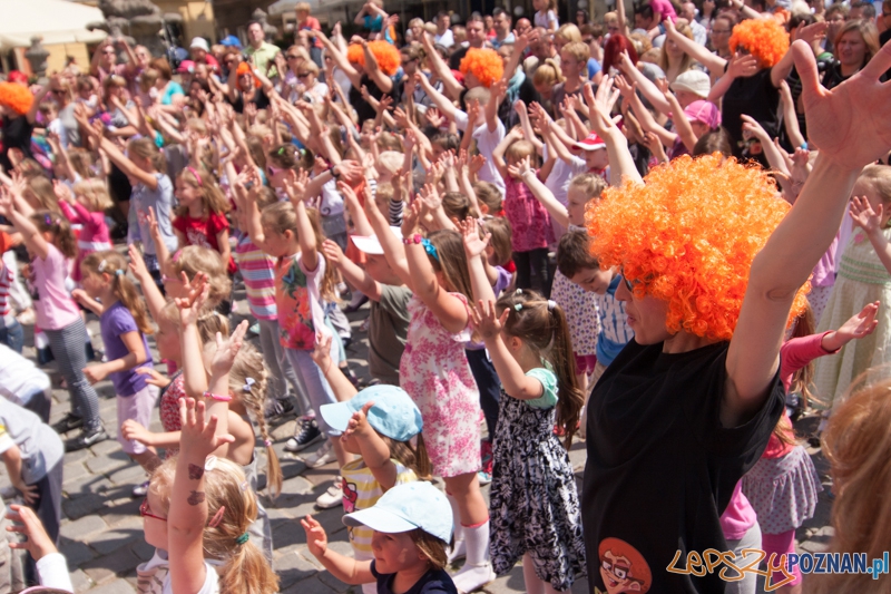 I Flashmob Przedszkolaków na Starym Rynku - Poznań 09.06.2013 r. Foto: LepszyPOZNAN.pl / Paweł Rychter I Flashmob Przedszkolaków na Starym Rynku - Poznań 09.06.2013 r. Foto: LepszyPOZNAN.pl / Paweł Rychter