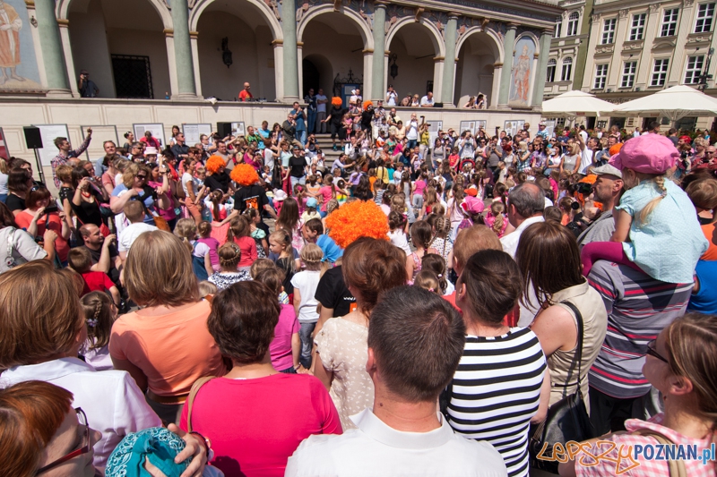 I Flashmob Przedszkolaków na Starym Rynku - Poznań 09.06.2013 r. Foto: LepszyPOZNAN.pl / Paweł Rychter I Flashmob Przedszkolaków na Starym Rynku - Poznań 09.06.2013 r. Foto: LepszyPOZNAN.pl / Paweł Rychter