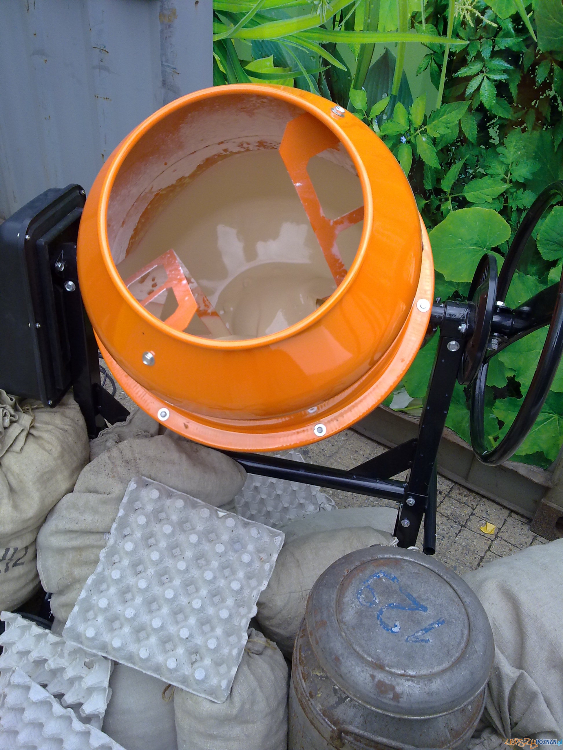 Nalesniki z betoniarki Foto: lepszyPOZNAN.pl / TD Nalesniki z betoniarki Foto: lepszyPOZNAN.pl / TD