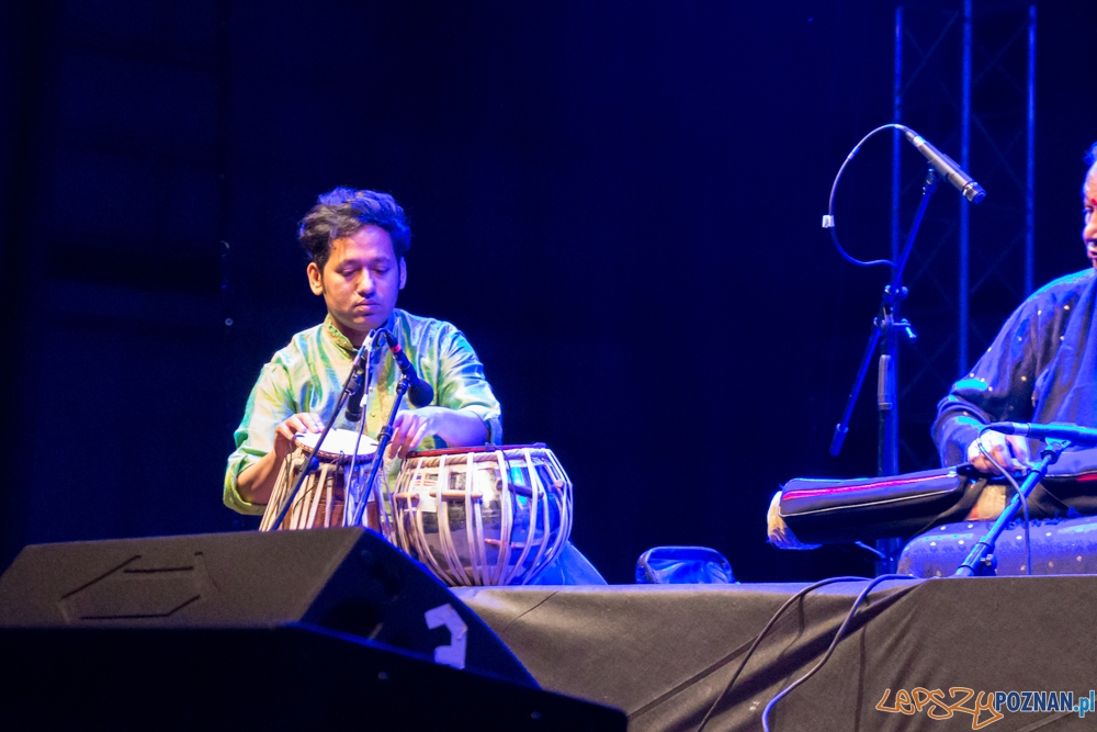 Występ zespołu Pandit Haripasad Chaurasia (Indie) - EthnoPort 2013 Foto: Bartosz Lewandowski Występ zespołu Pandit Haripasad Chaurasia (Indie) - EthnoPort 2013 Foto: Bartosz Lewandowski