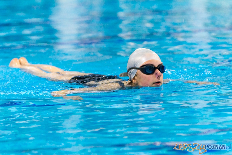 Mistrzostwa Polski Juniorek Młodszych w Pływaniu Synchronicznym - Termy Maltańskie 8.06.2013 r. Foto: lepszyPOZNAN.pl / Piotr Rychter Mistrzostwa Polski Juniorek Młodszych w Pływaniu Synchronicznym - Termy Maltańskie 8.06.2013 r. Foto: lepszyPOZNAN.pl / Piotr Rychter
