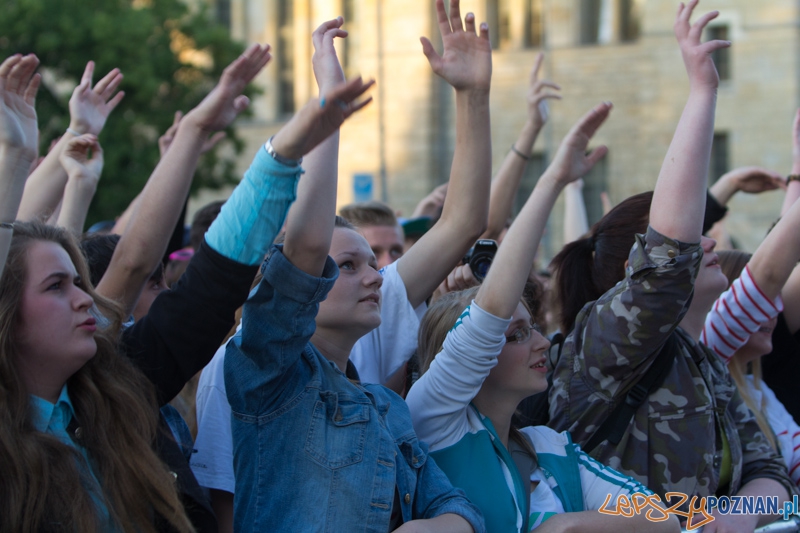 Red Bull Tour Bus - Poznań 10.06.2013 r. Foto: lepszyPOZNAN.pl / Piotr Rychter Red Bull Tour Bus - Poznań 10.06.2013 r. Foto: lepszyPOZNAN.pl / Piotr Rychter