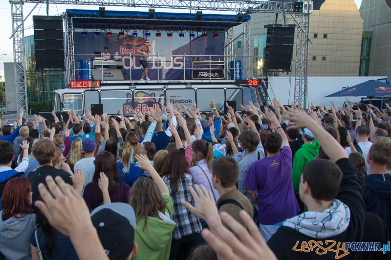 Red Bull Tour Bus - Poznań 10.06.2013 r. Foto: lepszyPOZNAN.pl / Piotr Rychter Red Bull Tour Bus - Poznań 10.06.2013 r. Foto: lepszyPOZNAN.pl / Piotr Rychter