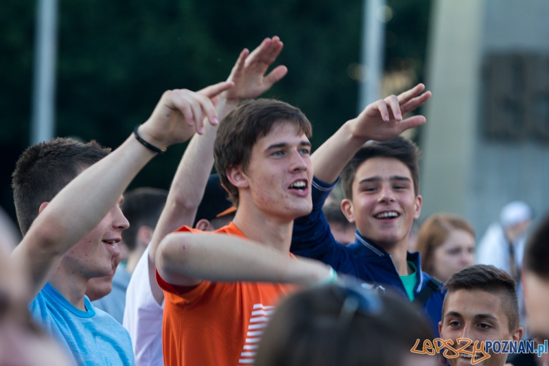 Red Bull Tour Bus - Poznań 10.06.2013 r. Foto: lepszyPOZNAN.pl / Piotr Rychter Red Bull Tour Bus - Poznań 10.06.2013 r. Foto: lepszyPOZNAN.pl / Piotr Rychter