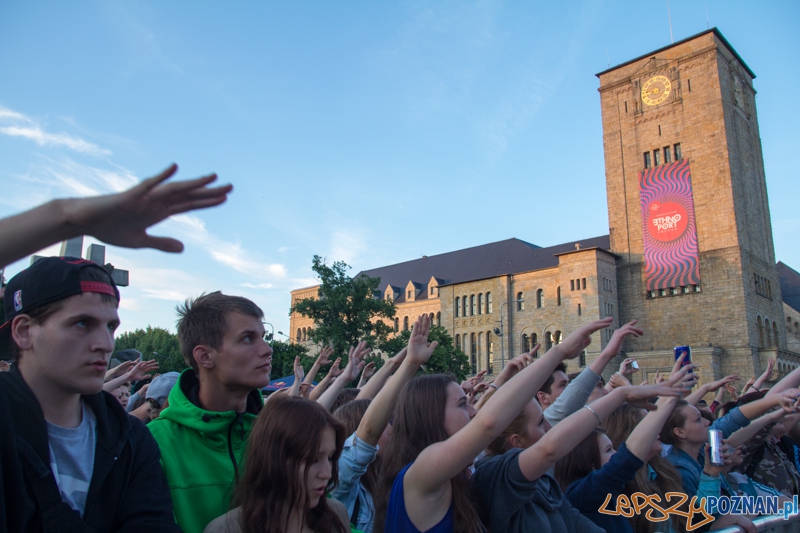 Red Bull Tour Bus - Poznań 10.06.2013 r. Foto: lepszyPOZNAN.pl / Piotr Rychter Red Bull Tour Bus - Poznań 10.06.2013 r. Foto: lepszyPOZNAN.pl / Piotr Rychter