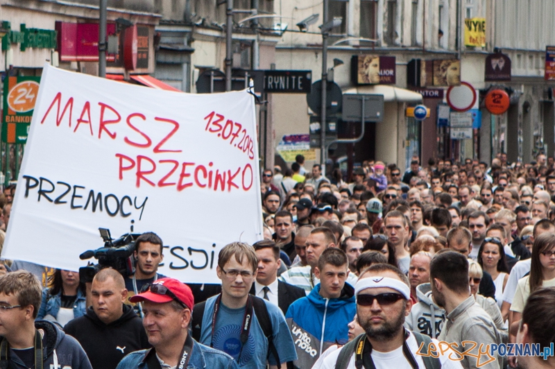 Pamięci Bartka - Marsz Milczenia - Poznań 13.07.2013 r. Foto: LepszyPOZNAN.pl / Paweł Rychter Pamięci Bartka - Marsz Milczenia - Poznań 13.07.2013 r. Foto: LepszyPOZNAN.pl / Paweł Rychter