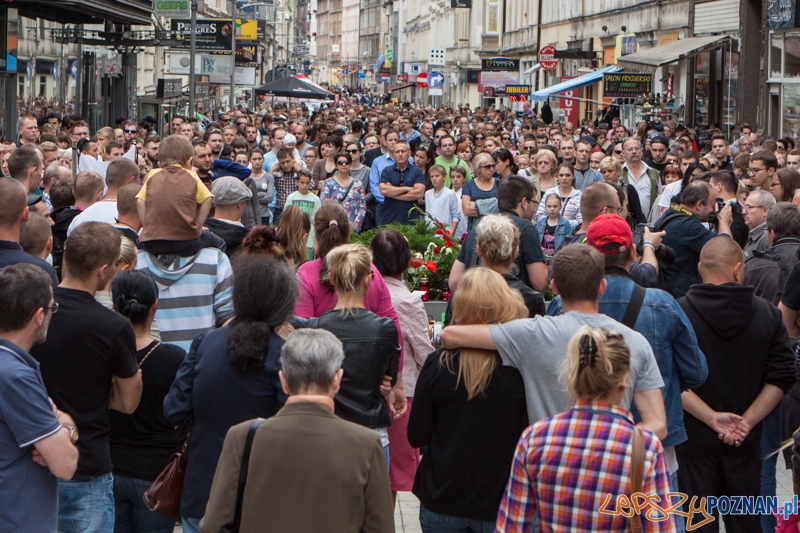 Pamięci Bartka - Marsz Milczenia - Poznań 13.07.2013 r. Foto: LepszyPOZNAN.pl / Paweł Rychter Pamięci Bartka - Marsz Milczenia - Poznań 13.07.2013 r. Foto: LepszyPOZNAN.pl / Paweł Rychter