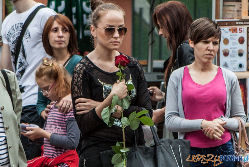 Pamięci Bartka - Marsz Milczenia - Poznań 13.07.2013 r. Foto: LepszyPOZNAN.pl / Paweł Rychter Pamięci Bartka - Marsz Milczenia - Poznań 13.07.2013 r. Foto: LepszyPOZNAN.pl / Paweł Rychter