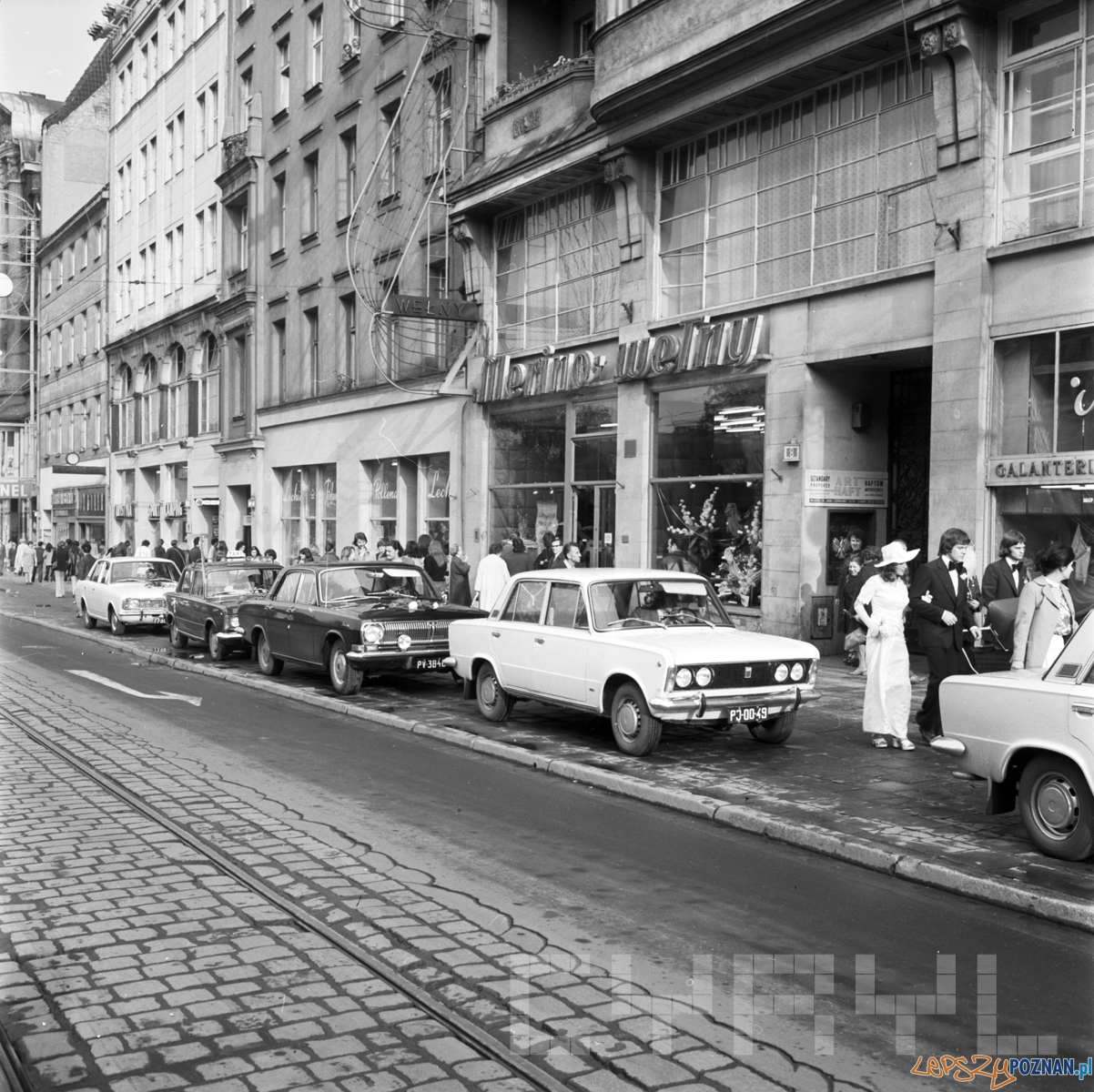 Plac Wolności - lata '70 Foto: CYRYL Plac Wolności - lata '70 Foto: CYRYL
