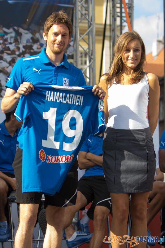 Prezentacja pierwszej drużyny Lecha Poznań - Kasper Hamalainen - Stary Rynek 16.07.2013 r. Foto: lepszyPOZNAN.pl / Piotr Rychter Prezentacja pierwszej drużyny Lecha Poznań - Kasper Hamalainen - Stary Rynek 16.07.2013 r. Foto: lepszyPOZNAN.pl / Piotr Rychter