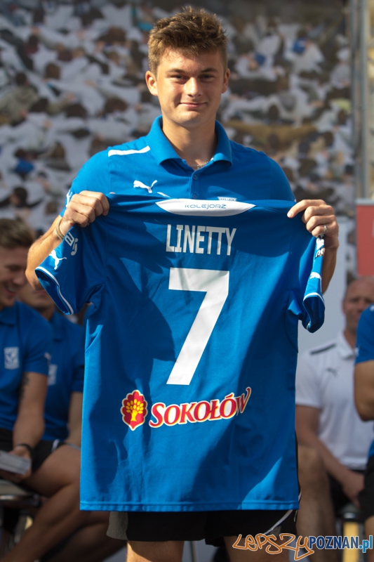 Prezentacja pierwszej drużyny Lecha Poznań - Karol Linetty - Stary Rynek 16.07.2013 r. Foto: lepszyPOZNAN.pl / Piotr Rychter Prezentacja pierwszej drużyny Lecha Poznań - Karol Linetty - Stary Rynek 16.07.2013 r. Foto: lepszyPOZNAN.pl / Piotr Rychter