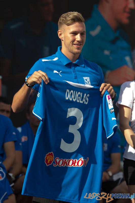 Prezentacja pierwszej drużyny Lecha Poznań - Barry Douglas - Stary Rynek 16.07.2013 r. Foto: lepszyPOZNAN.pl / Piotr Rychter Prezentacja pierwszej drużyny Lecha Poznań - Barry Douglas - Stary Rynek 16.07.2013 r. Foto: lepszyPOZNAN.pl / Piotr Rychter