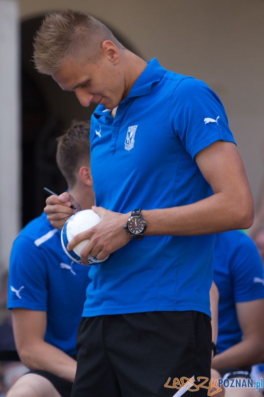 Prezentacja pierwszej drużyny Lecha Poznań - Łukasz Teodorczyk - Stary Rynek 16.07.2013 r. Foto: lepszyPOZNAN.pl / Piotr Rychter Prezentacja pierwszej drużyny Lecha Poznań - Łukasz Teodorczyk - Stary Rynek 16.07.2013 r. Foto: lepszyPOZNAN.pl / Piotr Rychter