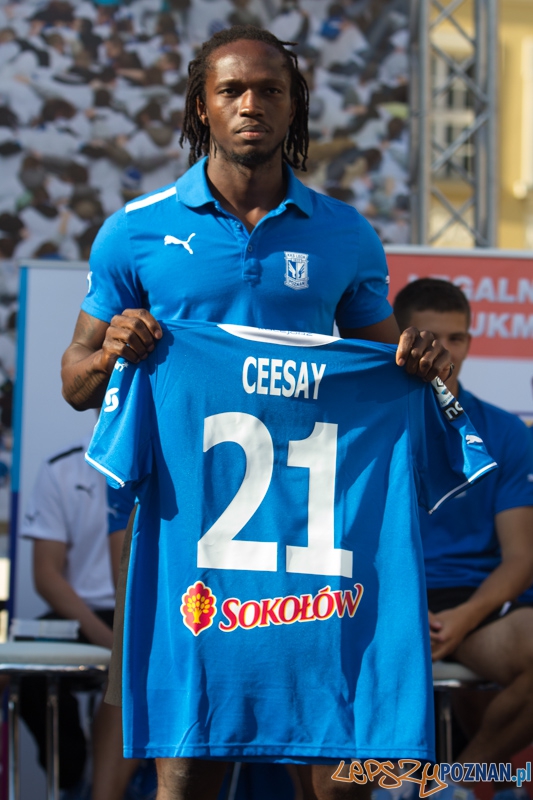 Prezentacja pierwszej drużyny Lecha Poznań - Kebba Ceesay - Stary Rynek 16.07.2013 r. Foto: lepszyPOZNAN.pl / Piotr Rychter Prezentacja pierwszej drużyny Lecha Poznań - Kebba Ceesay - Stary Rynek 16.07.2013 r. Foto: lepszyPOZNAN.pl / Piotr Rychter
