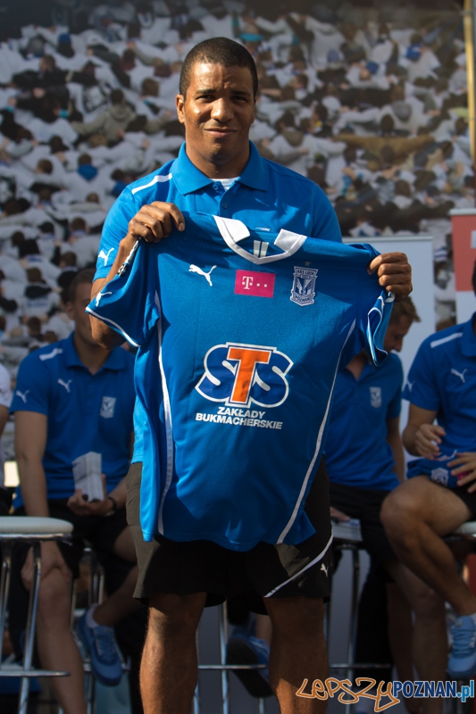 Prezentacja pierwszej drużyny Lecha Poznań - Luis Henriquez - Stary Rynek 16.07.2013 r. Foto: lepszyPOZNAN.pl / Piotr Rychter Prezentacja pierwszej drużyny Lecha Poznań - Luis Henriquez - Stary Rynek 16.07.2013 r. Foto: lepszyPOZNAN.pl / Piotr Rychter