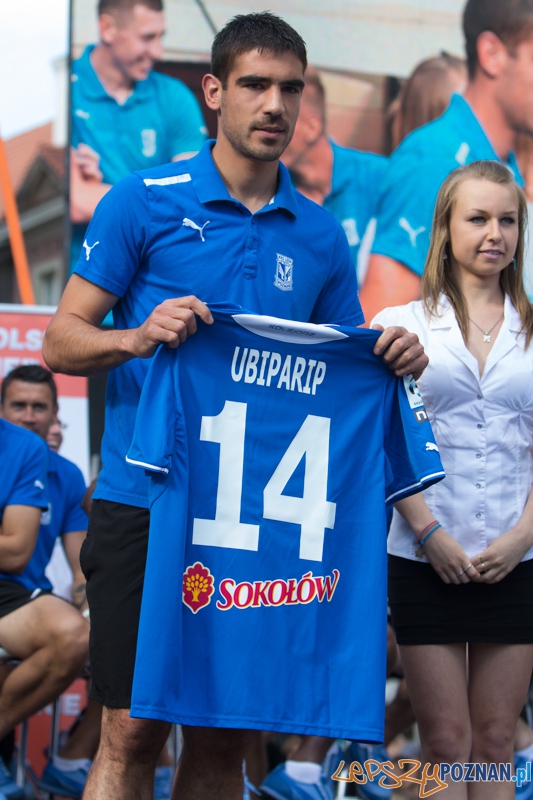 Prezentacja pierwszej drużyny Lecha Poznań - Vojo Ubiparip - Stary Rynek 16.07.2013 r. Foto: lepszyPOZNAN.pl / Piotr Rychter Prezentacja pierwszej drużyny Lecha Poznań - Vojo Ubiparip - Stary Rynek 16.07.2013 r. Foto: lepszyPOZNAN.pl / Piotr Rychter
