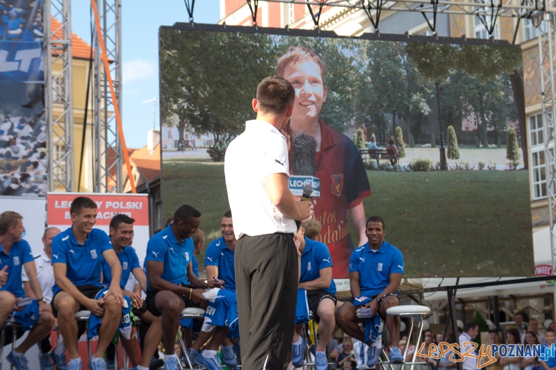 Prezentacja pierwszej drużyny Lecha Poznań - trenet Mariusz Rumak - Stary Rynek 16.07.2013 r. Foto: lepszyPOZNAN.pl / Piotr Rychter Prezentacja pierwszej drużyny Lecha Poznań - trenet Mariusz Rumak - Stary Rynek 16.07.2013 r. Foto: lepszyPOZNAN.pl / Piotr Rychter