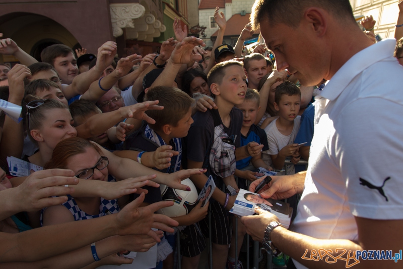 Prezentacja pierwszej drużyny Lecha Poznań - Stary Rynek 16.07.2013 r. Foto: lepszyPOZNAN.pl / Piotr Rychter Prezentacja pierwszej drużyny Lecha Poznań - Stary Rynek 16.07.2013 r. Foto: lepszyPOZNAN.pl / Piotr Rychter