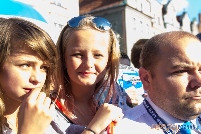 Prezentacja pierwszej drużyny Lecha Poznań - Stary Rynek 16.07.2013 r. Foto: lepszyPOZNAN.pl / Piotr Rychter Prezentacja pierwszej drużyny Lecha Poznań - Stary Rynek 16.07.2013 r. Foto: lepszyPOZNAN.pl / Piotr Rychter