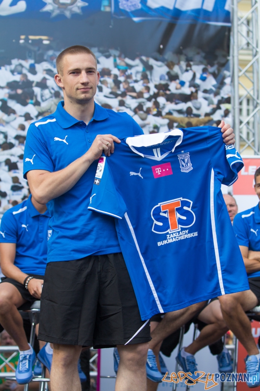Prezentacja pierwszej drużyny Lecha Poznań - Szymon Pawłowski - Stary Rynek 16.07.2013 r. Foto: lepszyPOZNAN.pl / Piotr Rychter Prezentacja pierwszej drużyny Lecha Poznań - Szymon Pawłowski - Stary Rynek 16.07.2013 r. Foto: lepszyPOZNAN.pl / Piotr Rychter