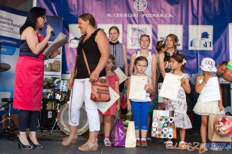 Festyn Warkocz Magdaleny - konkurs na najdłuższy warkocz - dziedziniec Urzędu Miasta 21.07.2013 r. Foto: lepszyPOZNAN.pl / Piotr Rychter Festyn Warkocz Magdaleny - konkurs na najdłuższy warkocz - dziedziniec Urzędu Miasta 21.07.2013 r. Foto: lepszyPOZNAN.pl / Piotr Rychter
