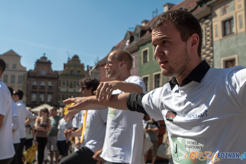 IV Poznański Bieg Kelnerów Vine Bridge - Stary Rynek 17.08.2013 r. Foto: LepszyPOZNAN.pl / Paweł Rychter IV Poznański Bieg Kelnerów Vine Bridge - Stary Rynek 17.08.2013 r. Foto: LepszyPOZNAN.pl / Paweł Rychter