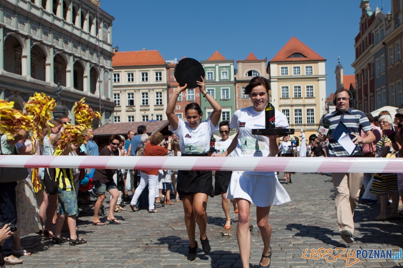 IV Poznański Bieg Kelnerów Vine Bridge - Stary Rynek 17.08.2013 r. Foto: LepszyPOZNAN.pl / Paweł Rychter IV Poznański Bieg Kelnerów Vine Bridge - Stary Rynek 17.08.2013 r. Foto: LepszyPOZNAN.pl / Paweł Rychter