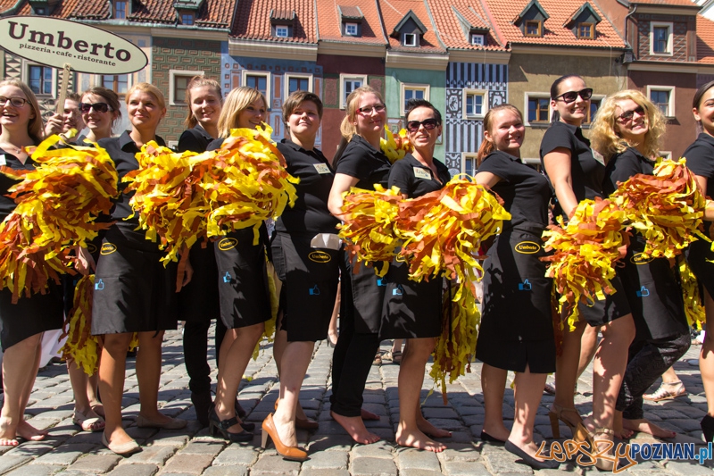 IV Poznański Bieg Kelnerów Vine Bridge - Stary Rynek 17.08.2013 r. Foto: lepszyPOZNAN.pl / Piotr Rychter IV Poznański Bieg Kelnerów Vine Bridge - Stary Rynek 17.08.2013 r. Foto: lepszyPOZNAN.pl / Piotr Rychter
