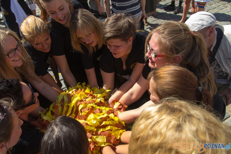 IV Poznański Bieg Kelnerów Vine Bridge - Stary Rynek 17.08.2013 r. Foto: lepszyPOZNAN.pl / Piotr Rychter IV Poznański Bieg Kelnerów Vine Bridge - Stary Rynek 17.08.2013 r. Foto: lepszyPOZNAN.pl / Piotr Rychter