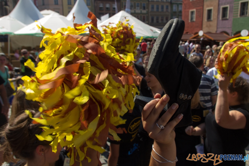 IV Poznański Bieg Kelnerów Vine Bridge - Stary Rynek 17.08.2013 r. Foto: lepszyPOZNAN.pl / Piotr Rychter IV Poznański Bieg Kelnerów Vine Bridge - Stary Rynek 17.08.2013 r. Foto: lepszyPOZNAN.pl / Piotr Rychter