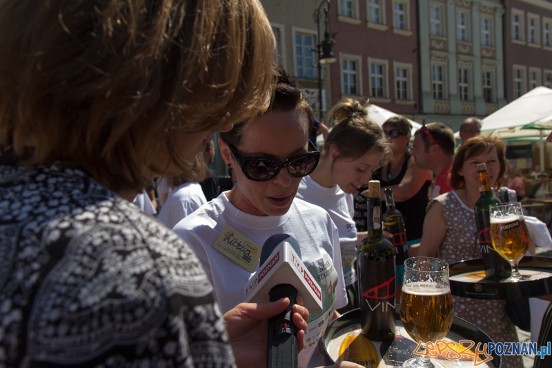 IV Poznański Bieg Kelnerów Vine Bridge - Stary Rynek 17.08.2013 r. Foto: lepszyPOZNAN.pl / Piotr Rychter IV Poznański Bieg Kelnerów Vine Bridge - Stary Rynek 17.08.2013 r. Foto: lepszyPOZNAN.pl / Piotr Rychter