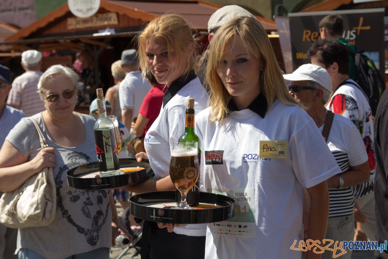 IV Poznański Bieg Kelnerów Vine Bridge - Stary Rynek 17.08.2013 r. Foto: lepszyPOZNAN.pl / Piotr Rychter IV Poznański Bieg Kelnerów Vine Bridge - Stary Rynek 17.08.2013 r. Foto: lepszyPOZNAN.pl / Piotr Rychter