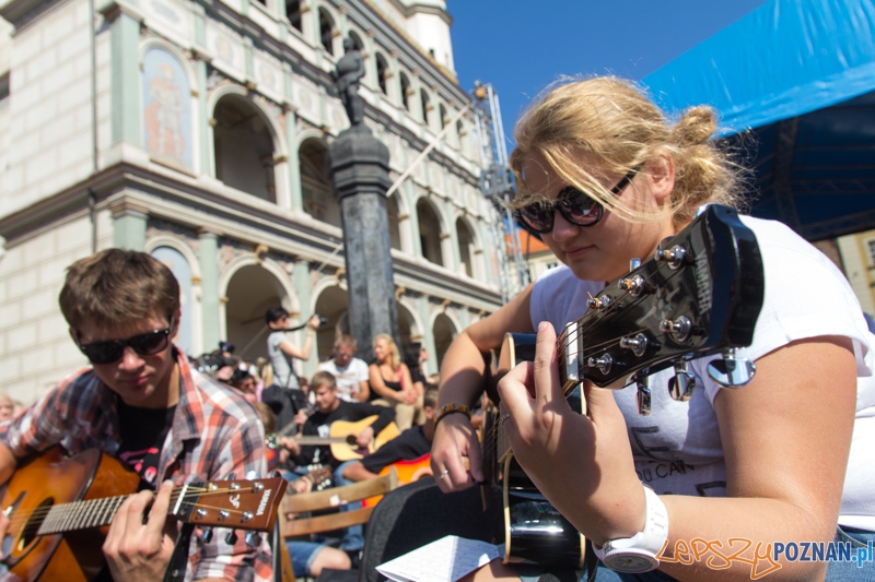 Happening Gitarowy - Stary Rynek 25.08.2013 r. Foto: lepszyPOZNAN.pl / Piotr Rychter Happening Gitarowy - Stary Rynek 25.08.2013 r. Foto: lepszyPOZNAN.pl / Piotr Rychter