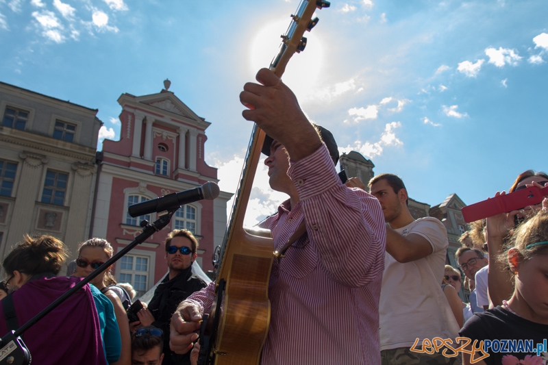 Happening Gitarowy - Stary Rynek 25.08.2013 r. Foto: lepszyPOZNAN.pl / Piotr Rychter Happening Gitarowy - Stary Rynek 25.08.2013 r. Foto: lepszyPOZNAN.pl / Piotr Rychter