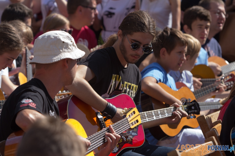 Happening Gitarowy - Stary Rynek 25.08.2013 r. Foto: lepszyPOZNAN.pl / Piotr Rychter Happening Gitarowy - Stary Rynek 25.08.2013 r. Foto: lepszyPOZNAN.pl / Piotr Rychter