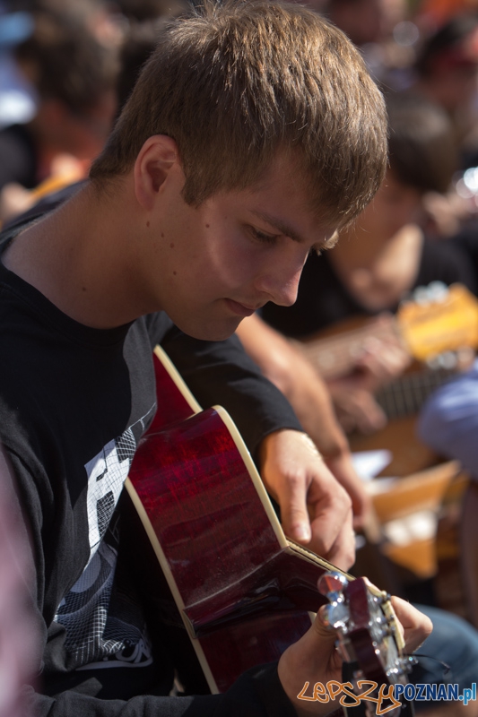 Happening Gitarowy - Stary Rynek 25.08.2013 r. Foto: lepszyPOZNAN.pl / Piotr Rychter Happening Gitarowy - Stary Rynek 25.08.2013 r. Foto: lepszyPOZNAN.pl / Piotr Rychter