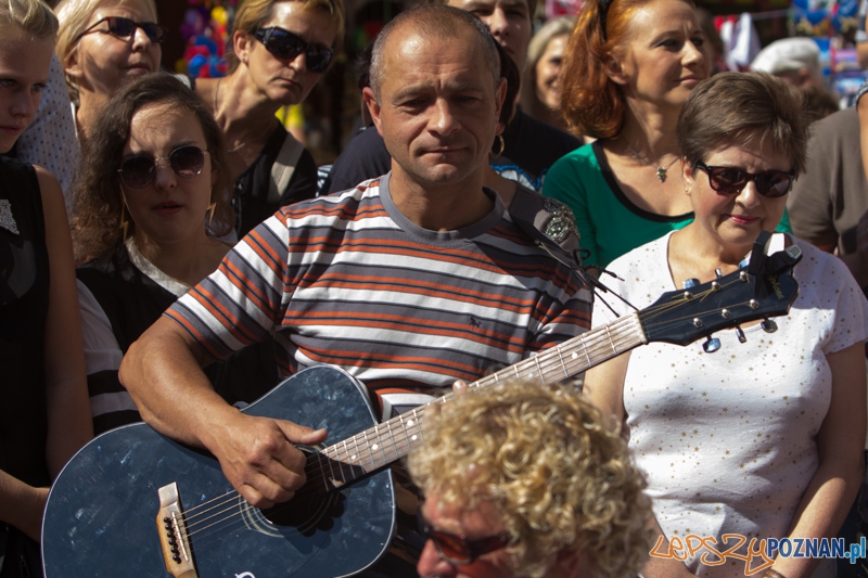 Happening Gitarowy - Stary Rynek 25.08.2013 r. Foto: lepszyPOZNAN.pl / Piotr Rychter Happening Gitarowy - Stary Rynek 25.08.2013 r. Foto: lepszyPOZNAN.pl / Piotr Rychter