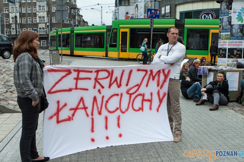 Protest Zerwijmy Łańcuchy - 15.09.2013 r. Foto: LepszyPOZNAN.pl / Paweł Rychter Protest Zerwijmy Łańcuchy - 15.09.2013 r. Foto: LepszyPOZNAN.pl / Paweł Rychter